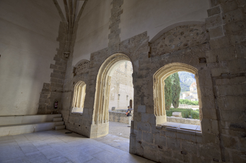 Portada sala capitular del monasterio de la Valldigna, vista interior